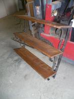 BOEKENREK MET SMEEDWERK HAKEN, Antiek en Kunst, Ophalen