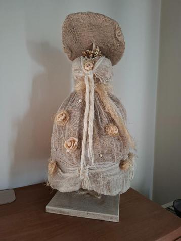 decoratie pop beschikbaar voor biedingen