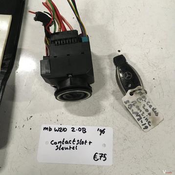 Mercedes W210 2.0 Benzine 1996  Contactslot met sleutel beschikbaar voor biedingen