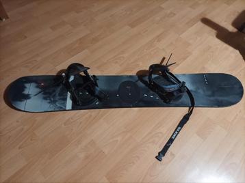 True short scale snowboard