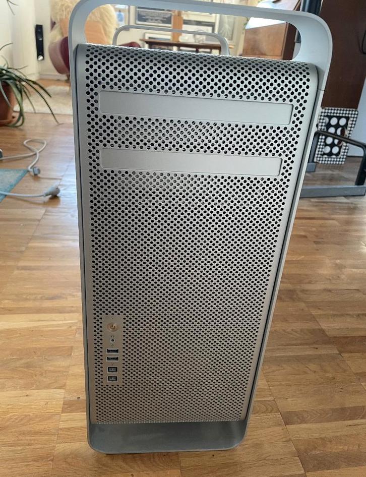 Vintage Mac Pro, Informatique & Logiciels, Apple Desktops, Utilisé, Mac Pro, HDD, 2 à 3 Ghz, Enlèvement
