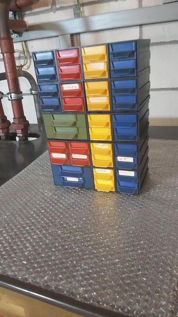 sorteerbakjes beschikbaar voor biedingen