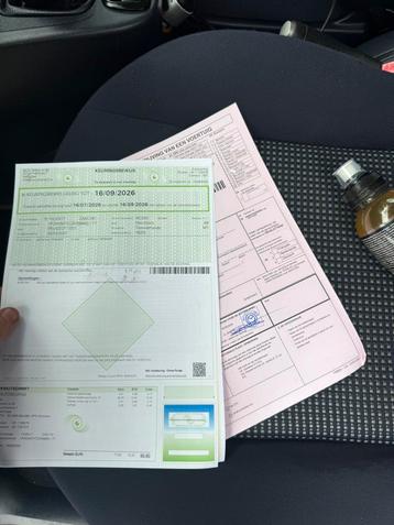 Ford fiests benzine beschikbaar voor biedingen