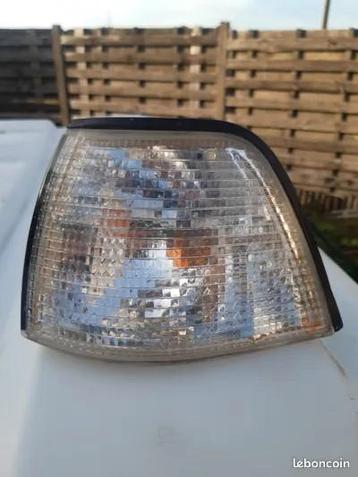 BMW 3 serie 316i E 36 richtingaanwijzer linksvoor nr. 183272 beschikbaar voor biedingen