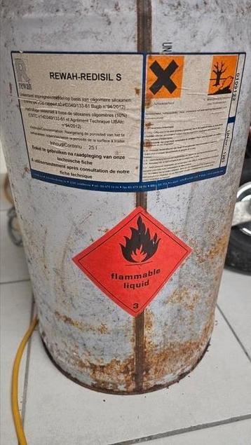 Rewah Redisil S 25L in ongeopende bus. Hydrofuge beschikbaar voor biedingen