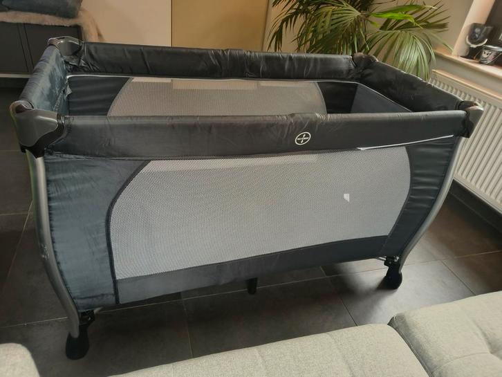 Lit de voyage de luxe Dreambee Dreambaby gris, Enfants & Bébés, Berceaux & Lits, Utilisé, Lit de voyage, Enlèvement