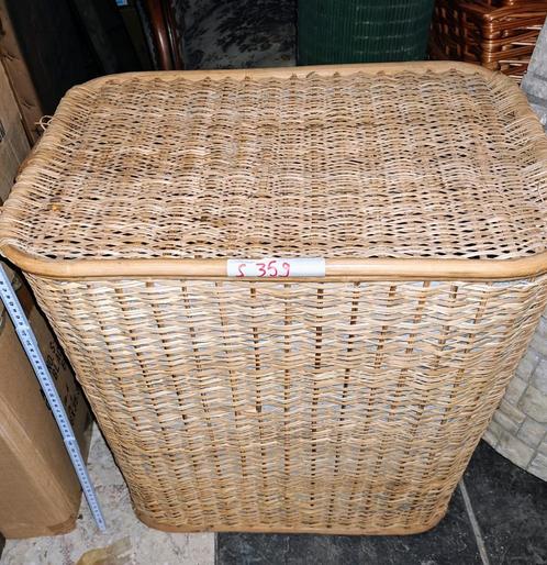 Rieten mand, Huis en Inrichting, Woonaccessoires | Schalen en Manden, Gebruikt, Mand, Ophalen of Verzenden