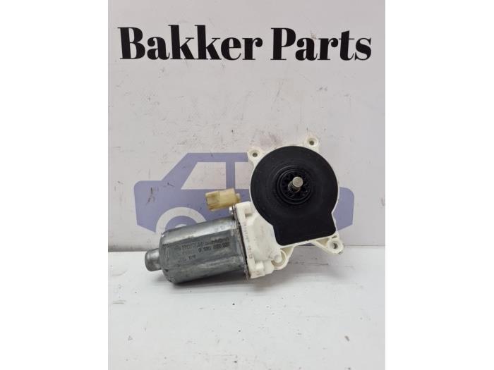 Moteur de vitre portière d'un Volkswagen Fox, Autos : Pièces & Accessoires, Carrosserie & Tôlerie, Volkswagen, Utilisé, 3 mois de garantie