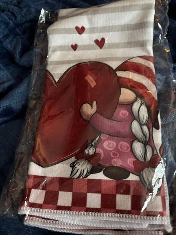 VALENTINE kITCHEN TOWEL beschikbaar voor biedingen