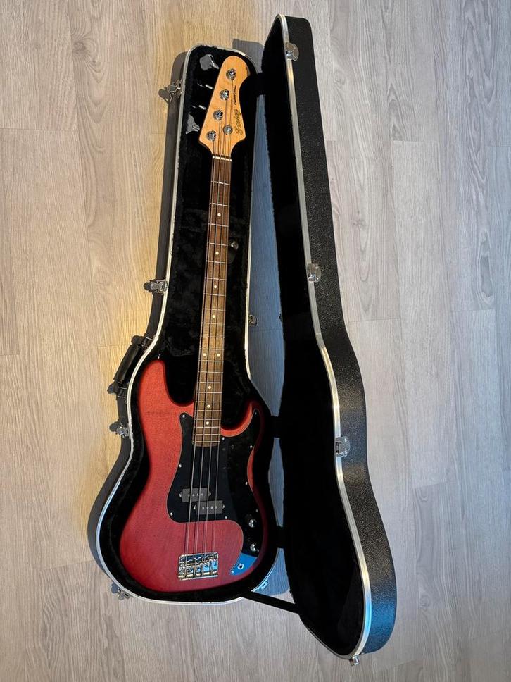 Basse électrique Fazley Peacemaker, Musique & Instruments, Instruments à corde | Guitares | Acoustiques, Neuf, Autres types, Avec valise