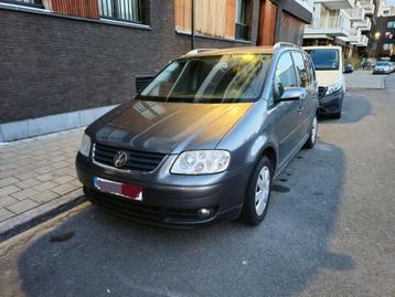 Volkswagen Touran 2.0 FSI 150ch 2006 - Essence, Autos, Argent ou Gris, 110 kW, 7 places, Boîte manuelle