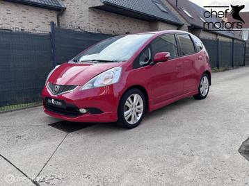 Honda Jazz Benzine Automaat/Digitaleairco/zetelverv/Gekeurd beschikbaar voor biedingen