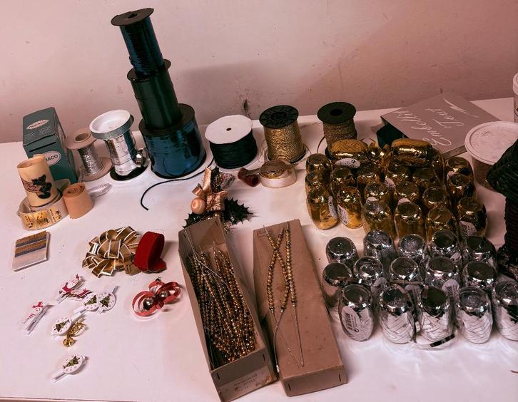 Wegens stopzetting winkel, eindejaar decoratie en verpakking, Diversen, Kerst, Zo goed als nieuw, Ophalen of Verzenden