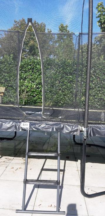 Salta Trampoline (366x244 cm) beschikbaar voor biedingen