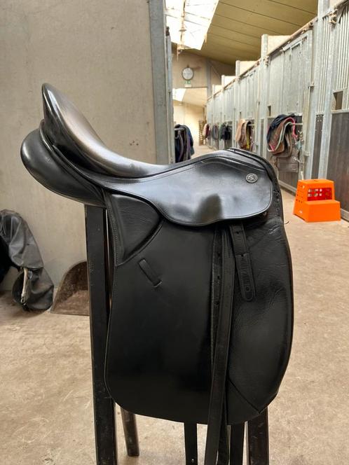 Kieffer dressuurzadel, Dieren en Toebehoren, Paarden en Pony's | Zadels, Zo goed als nieuw, Dressuur, Ophalen