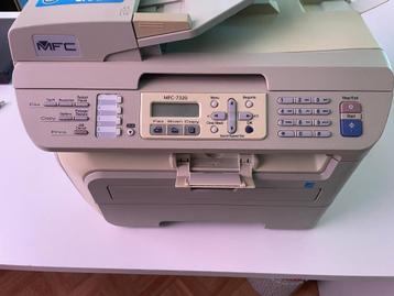 Brother printer. foto is te geel maar printer is perfect wit beschikbaar voor biedingen