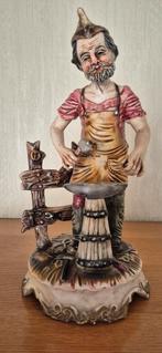 Capodimonte porseleinen beeldje., Antiek en Kunst, Ophalen of Verzenden