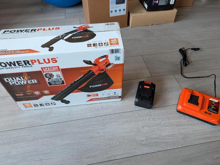 PowerPlus bladblazer dual power met batterij en oplader, Tuin en Terras, Bladblazers, Zo goed als nieuw, Handgedragen, Accu, Met opvangzak