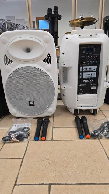 Set 2x Vonyx Verve Series Sparkling White + 4 draadloze mics beschikbaar voor biedingen