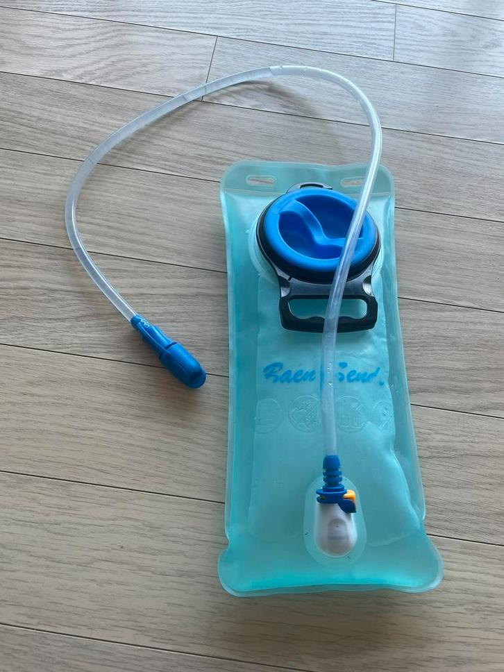 Waterzak 2L, Caravans en Kamperen, Kampeeraccessoires, Zo goed als nieuw, Ophalen of Verzenden