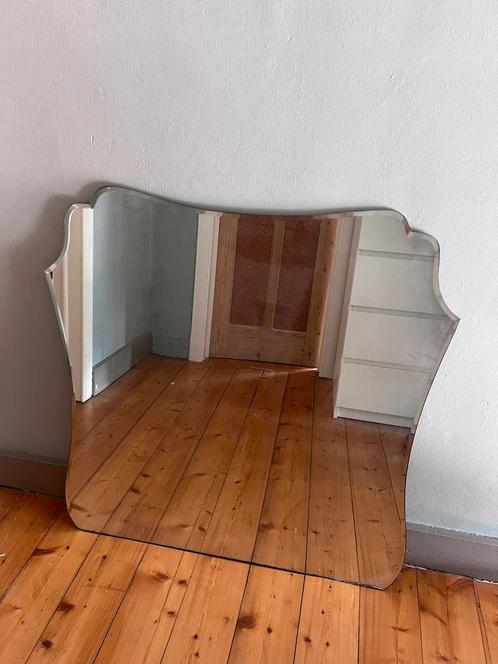 PERFECTE STAAT Unieke spiegel in speciale vorm, Huis en Inrichting, Woonaccessoires | Spiegels, Zo goed als nieuw, Ophalen