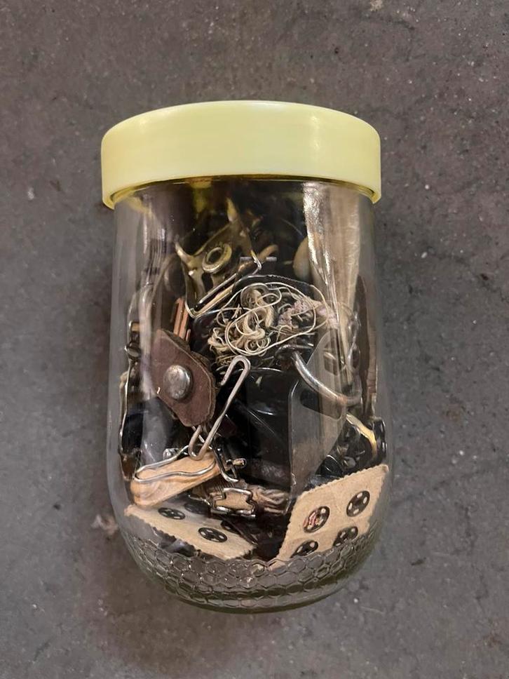 Lot herstel gerief , allerlei naaigerei naai en snit ,, Hobby en Vrije tijd, Naaien en Fournituren, Ophalen of Verzenden