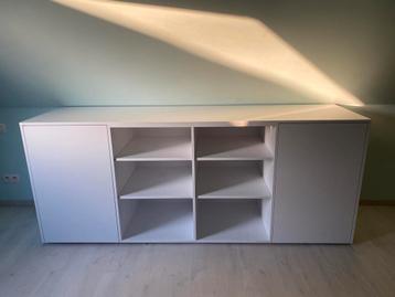 Dressoir / lage kast beschikbaar voor biedingen