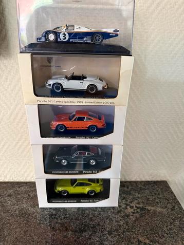 Miniatuur Porsches - Porsche Museum beschikbaar voor biedingen