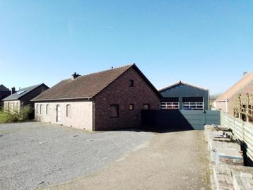 vrijstaand huis met grote nieuwbouw loods van 200m2 beschikbaar voor biedingen