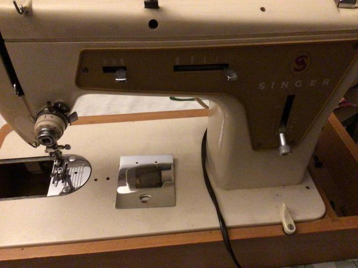 Singer naaimachine electrisch, Hobby en Vrije tijd, Naaimachines en Toebehoren, Naaimachine, Singer, Ophalen