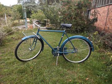Old Seady eendenblauwe bakfiets beschikbaar voor biedingen