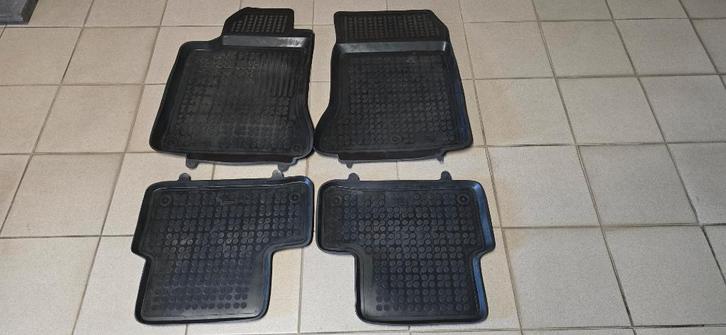 tapis de voiture mercedes cla, Autos : Divers, Tapis de voiture, Enlèvement