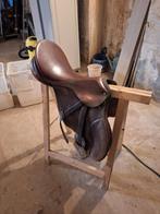 Paardenzadel, Ophalen