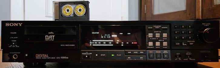 Sony DAT DTC-1000ES + RM-R1- Onderhouden en 100% functioneel, Audio, Tv en Foto, Bandrecorder, Bandrecorder, Ophalen of Verzenden