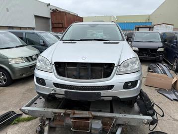 Mercedes-Benz ML W164 voorkop zilver beschikbaar voor biedingen