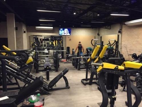 Technogym FAILLISSEMENT complete Set TECHNOGYM apparatuur !, Sport en Fitness, Fitnessmaterialen, Zo goed als nieuw, Armen, Benen