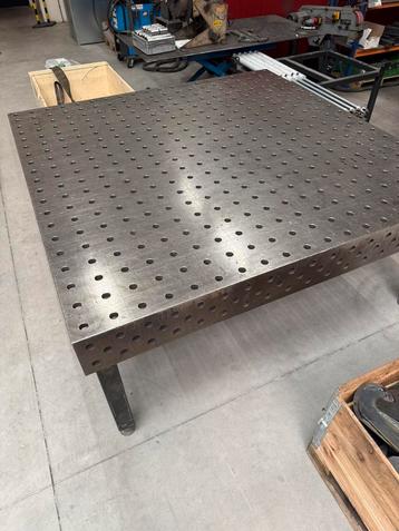 Lastafel 2000x2000x200 mm 28 mm gaten disponible aux enchères