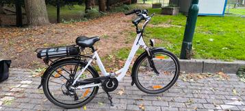 Elektrische fiets klein kader zo goed als nieuw beschikbaar voor biedingen