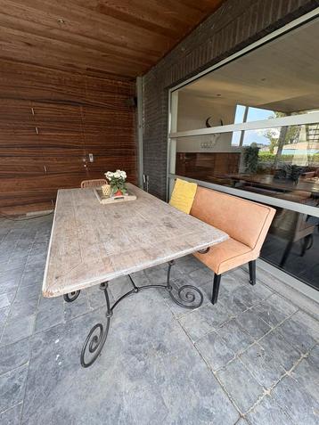Eet/tuintafel met smeedijzer frame beschikbaar voor biedingen