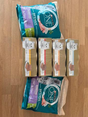 Droogvoer en natvoer voor katten beschikbaar voor biedingen