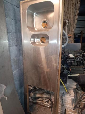 Inox afwasbekken (zeer groot). beschikbaar voor biedingen