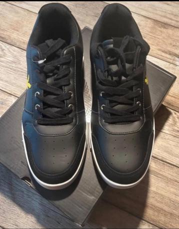 Lyle & Scott beschikbaar voor biedingen
