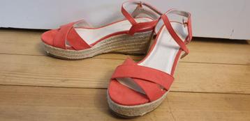 NIEUW artikel : Espadrilles met sleehak koraal - P 37 beschikbaar voor biedingen