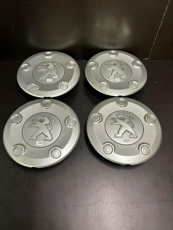 4 Peugeot partner of expert 5/108 wieldoppen, Auto diversen, Wieldoppen, Zo goed als nieuw, Ophalen of Verzenden