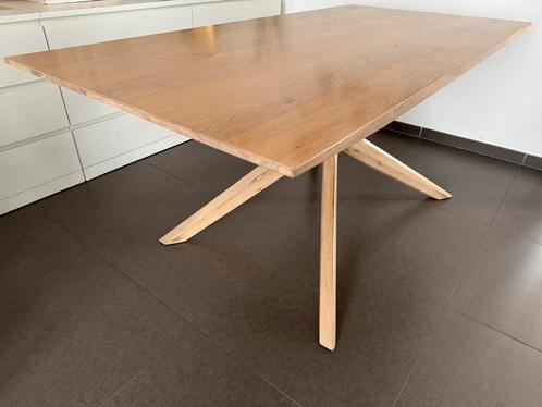 Moderne design tafel in massief eik + massief eiken poot, Huis en Inrichting, Tafels | Eettafels, Zo goed als nieuw, Ophalen