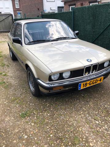 BMW e30 323i Top staat 130000km leer schuifdak origineel!!