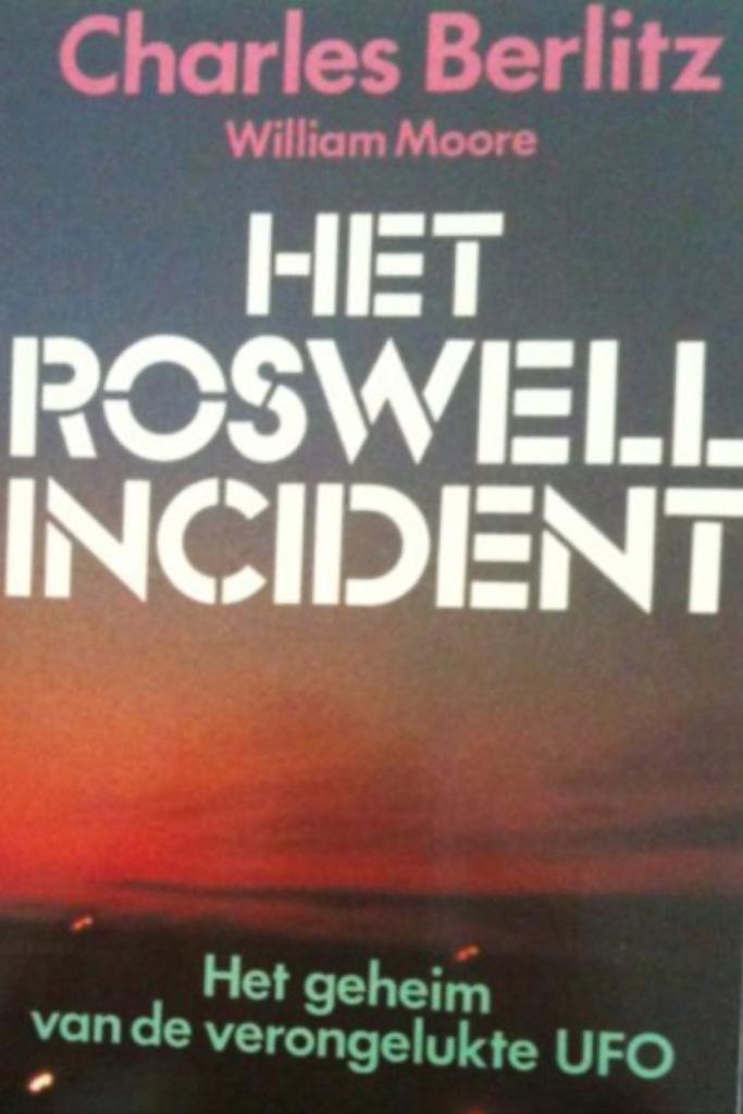 Het Roswell incident, Charles Berlitz, William Moore, Boeken, Esoterie en Spiritualiteit, Ophalen