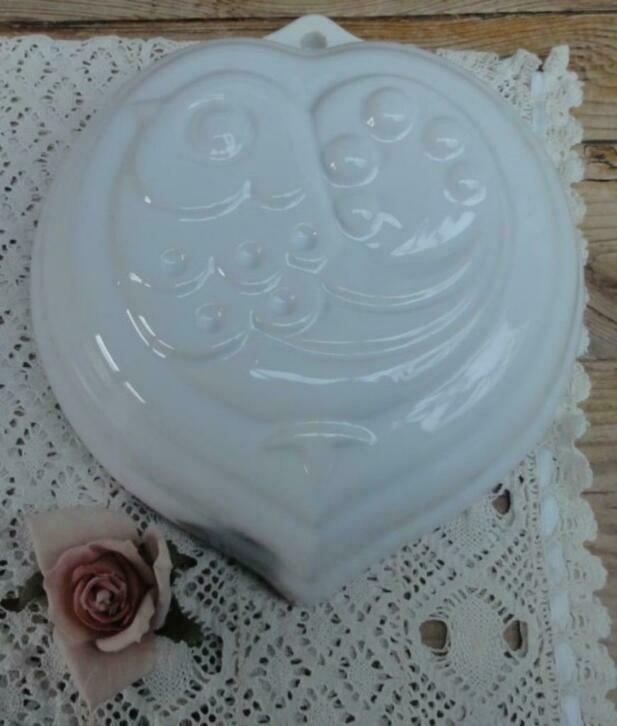 Landelijke witte puddingvorm het met fantasie vogel, Antiek en Kunst, Curiosa en Brocante, Ophalen of Verzenden