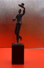 Artihove, Chapeau bronzen beeldje van Rob Verhoeven, Ophalen of Verzenden, Zo goed als nieuw