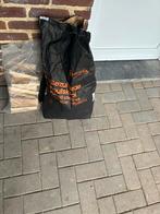 Charbon et bois à donner, Ophalen